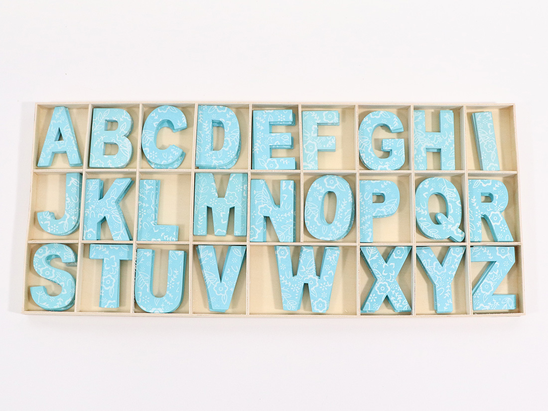 木製アルファベットブルー