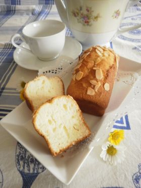 ホワイトチョコのミニパウンドケーキ ミーナ お菓子 パンのレシピや作り方 Cotta コッタ