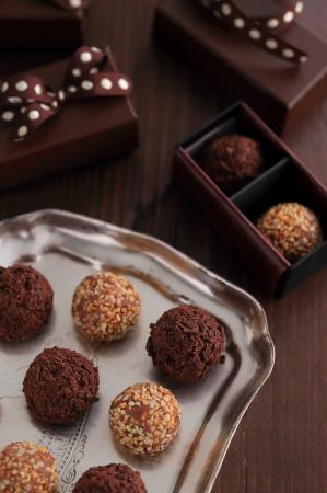 レシピ トリュフ チョコ チョコレートトリュフのレシピ（作り方）が17種類。初心者からプロ級まで。バレンタインのプレゼントはクーベルチュールで手作り♪