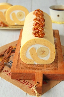 丸ごとバナナのヨーグルトシフォンロールケーキ」ぱお | お菓子・パン