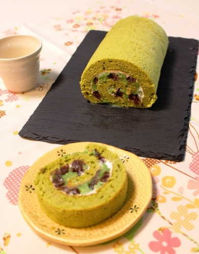 抹茶ババロアのロールケーキ Haraya お菓子 パンのレシピや作り方 Cotta コッタ