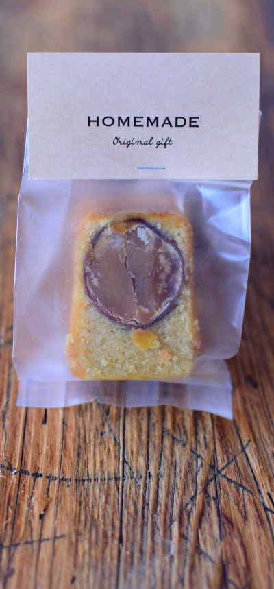 「箱を使った栗のケーキと小分け用個包装のラッピング」chiyo | お菓子・パンのレシピや作り方【cotta＊コッタ】