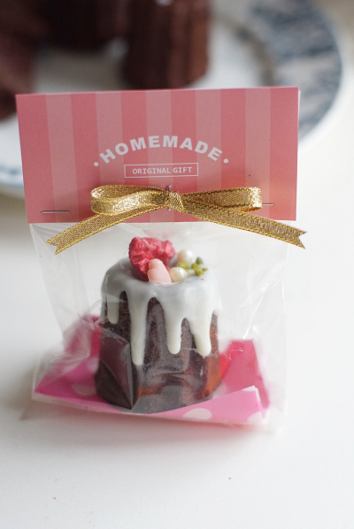 カヌレ型プチチョコレートケーキのバレンタインラッピング