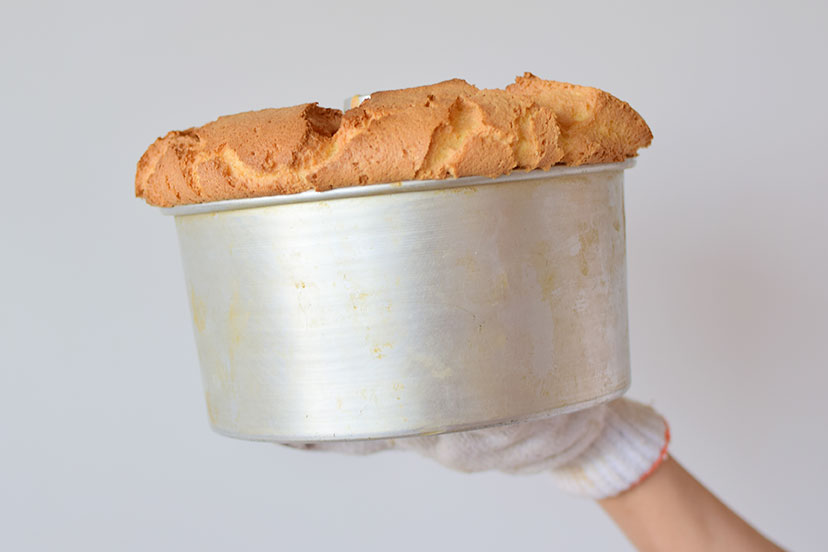 アルミ型と紙型 シフォンケーキをガスオーブンで焼き比べてみた Cotta Column