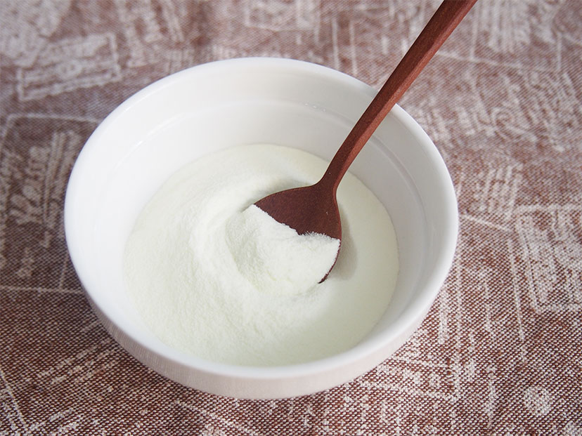 激安本物 当店の手作りアイスクリームには よつ葉乳業の北海道脱脂粉乳 スキムミルク を使用しております よつ葉 1kgx6袋 賞味期限2023