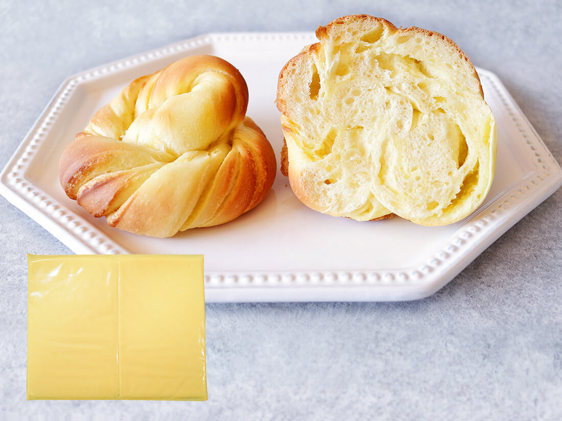 お菓子・パン材料・ラッピングの通販【cotta＊コッタ】　600g　パン用折り込みシート　マーブルシート　チェダーチーズ