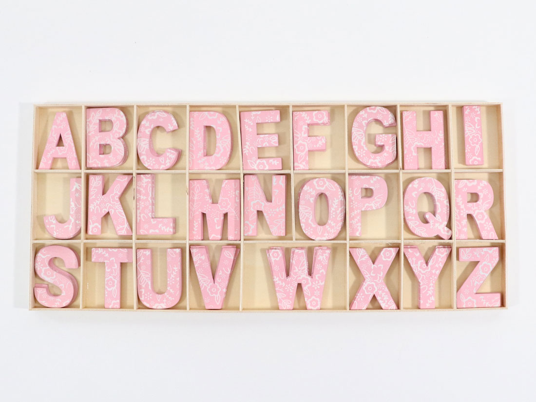 木製アルファベットピンク