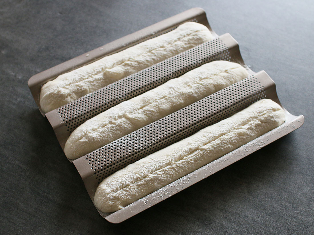 即納】 単品購入で送料無料 フランスパン用天板 小 270×242