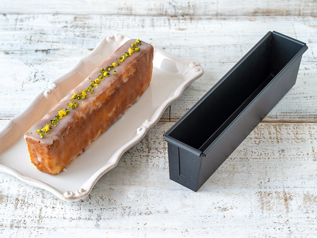 パウンドケーキ型 (小) 18cm 貝印 DL6158   日本製 フッ素加工 ケーキ型 焼型 お菓子作り 製菓 お手入れ簡単 こびりつきにくい シルバー KaiHouseSelect  