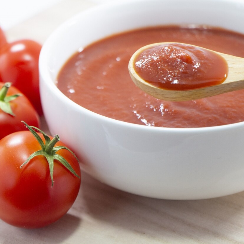 トマトピューレとは？代用食材やトマトペースト、トマト缶との違い・作り方を解説
