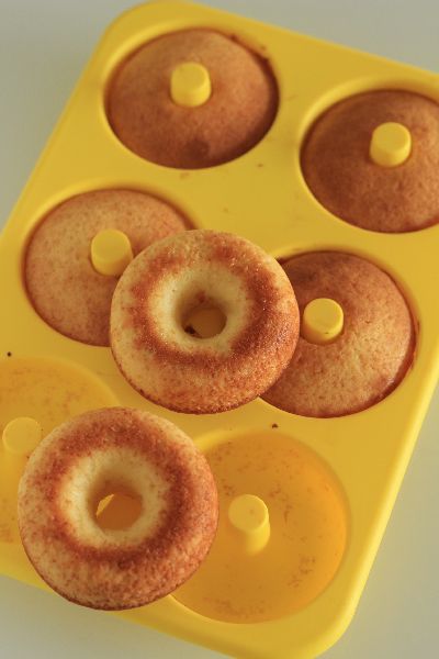 KHS シリコーンドーナツ型6個取り（ベーシック） | シリコン樹脂加工の製菓型 | お菓子・パン材料・ラッピングの通販【cotta＊コッタ】