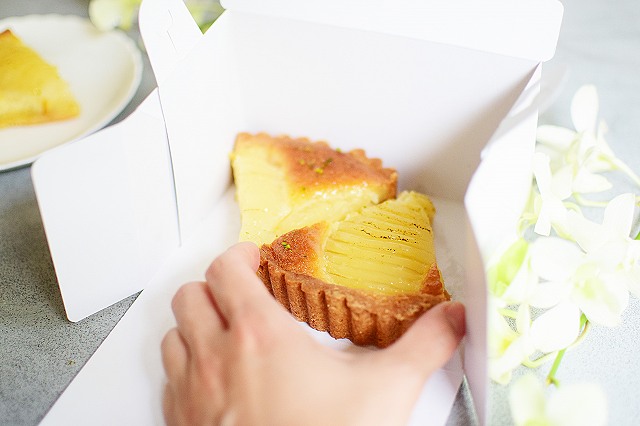 ケーキ箱 手提サイドオープンNC 3.5×5 | 手提げケーキ箱 | お菓子・パン材料・ラッピングの通販【cotta＊コッタ】